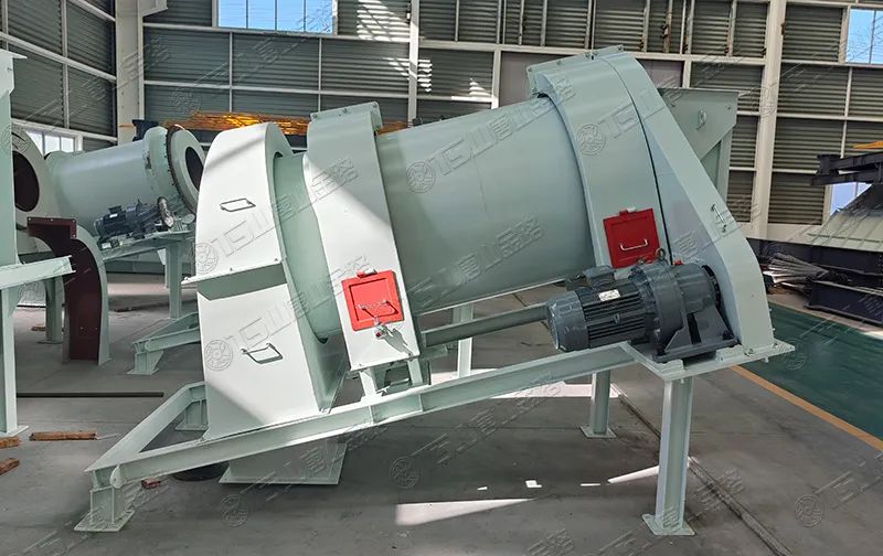 機(jī)制砂防離析、防揚塵，有經(jīng)驗的砂廠都在用加濕拌和機(jī)